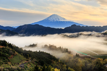 Obrazy na Szkle  Góra Fuji z mgłą w czasie zmierzchu, Japonia