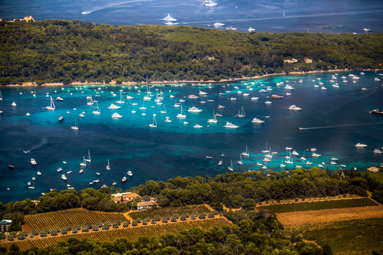 &icirc;les de L&eacute;rins