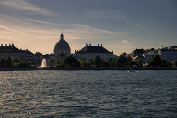 Obraz premium Canal in front of Frederik's Church in Twilight, Copenhagen, Denmark, Europe