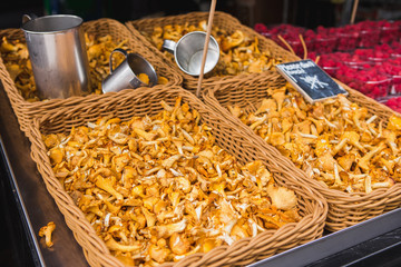 Sale of mushrooms on the farm market