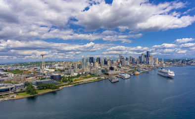 Seattle Space Needle Drone View - obrazy, fototapety, plakaty