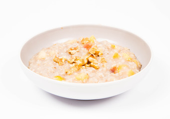 Porridge with apple and walnuts