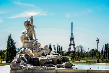 Parque Europa - Trevi & Eiffel © nachocri