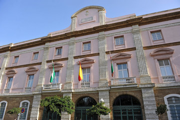 Fototapeta na wymiar Palacio de la Aduana en Cádiz, Andalucía, España