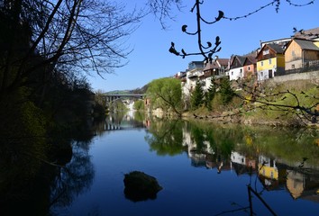 Obraz premium Spiegelung in der Ybbs, Waidhofen an der Ybbs-Zell
