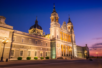 Fototapeta na wymiar Catedral de la almudena de Madrid,Spain