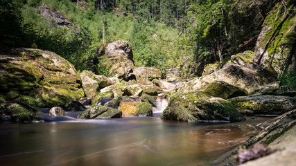 Flusslauf im Bayerischen Wald
