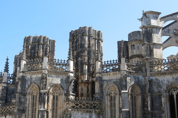 Fototapeta na wymiar Portugal - Monastère de Batalha - Piliers des chapelles inachevées
