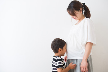 男の子と妊婦さん
