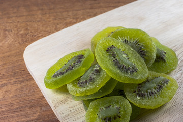 Dried kiwi