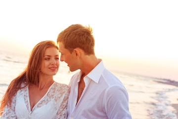 Obraz premium Young couple loving vacation