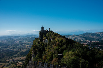 Fototapeta na wymiar Blick vom Guaita Turm auf die Emilia Romagna