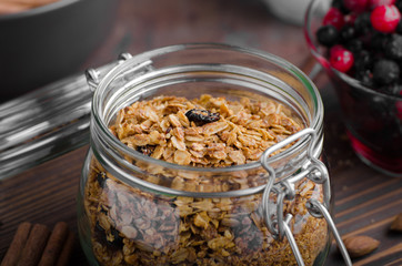 Baked granola with berries