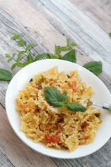 Pasta pomodorini basilico, menta e peproncino