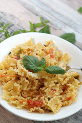 Pasta pomodorini basilico, menta e peproncino