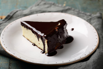 Delicious cheesecake with chocolate