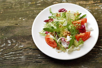 Salad with avocado and arugula