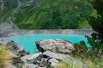 Fototapeta na wymiar Majestic mountain lake in Switzerland.