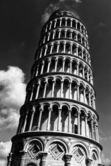 Obrazy na Szkle  Krzywa Wieża w Pizie (Torre pendente di Pisa) w Pizie, Włochy. Krzywa Wieża w Pizie jest jednym z głównych punktów orientacyjnych Włoch