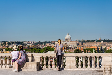Obraz premium People gazing at view in Rome