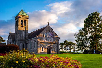 Peaceful and Quiet moment while the Sun spreads its last Evening Lights on the Garden of Forkill...