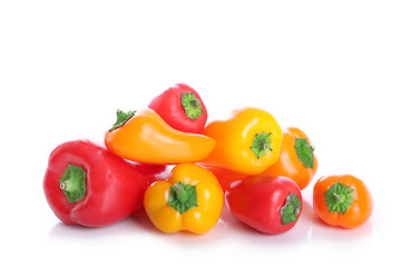 poivrons sur fond blanc
