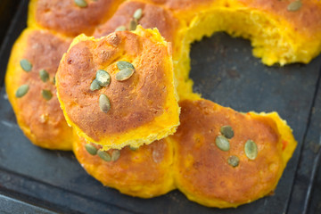 Kürbis- Brötchen zum Abreißen