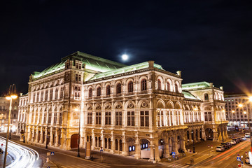 Obraz na płótnie Canvas State Opera in Vienna Austria at night