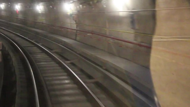 Linea 5 di Milano Tunnel metropolitana time lapse