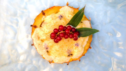 Karamellisiertes Ananasdessert