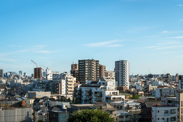 青空と東京郊外の都市風景２