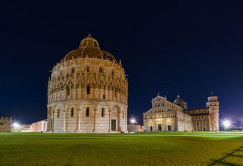 Obraz premium Basilica and the leaning tower in Pisa Italy
