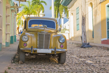 Classic car on the road in Trinidad 04, Cuba