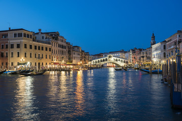Obraz na płótnie Canvas Venice Canal Grande - rialto