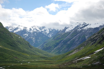 Fototapeta na wymiar Tal in Norwegen