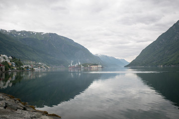 Obraz premium Norway - ideal fjord reflection in clear water