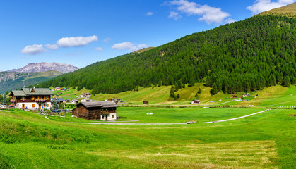 Fototapeta na wymiar Quet Alpine Village