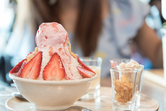 Strawberry Icecream with comflex has ready to eat in dessert time at restaurant and cafe.