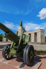 Soviet memorial with artillery gun Berlin Tiergarten