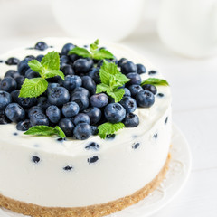 summer no baked cheesecake with fresh blueberry