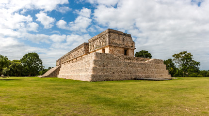 Fototapeta na wymiar The governor palace, Uxmal archaeological site, Yucatan, Mexico.