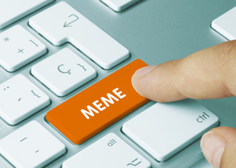 MEME © momius