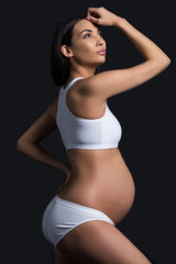 Fototapeta na wymiar pretty pregnant woman