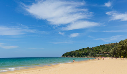 Fototapeta na wymiar Blue sky and calm sea on Naithon Noi beach in Phuket Thailand