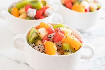 mix sliced fruits
