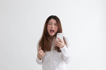 白シャツの女性・白バック