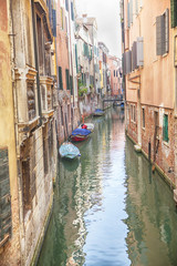 Fototapeta na wymiar ordinary Venetian street