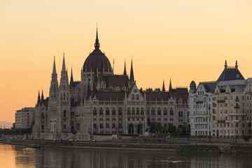 Fototapeta na wymiar Morning view of city centre of Budapest over the river Danube, Hungary. 