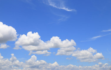 Obraz na płótnie Canvas Blue sky with white clouds In tropical countries summer