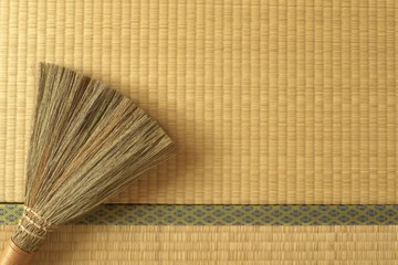 日本のタタミとほうき